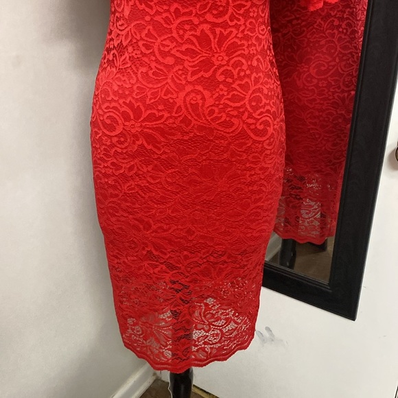 Elegant Red Lace Dress - Picture 6 of 10